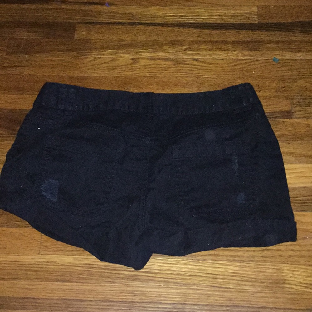 BLACK RIPPED MID RISE JEAN SHORTS - Picture 4 of 4